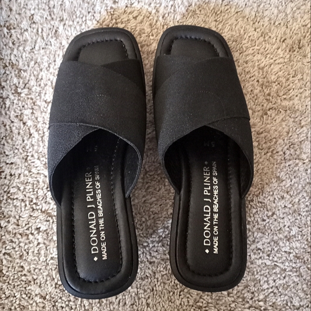 NWT RARE VTG Donald J Pliner Wedges Sandles